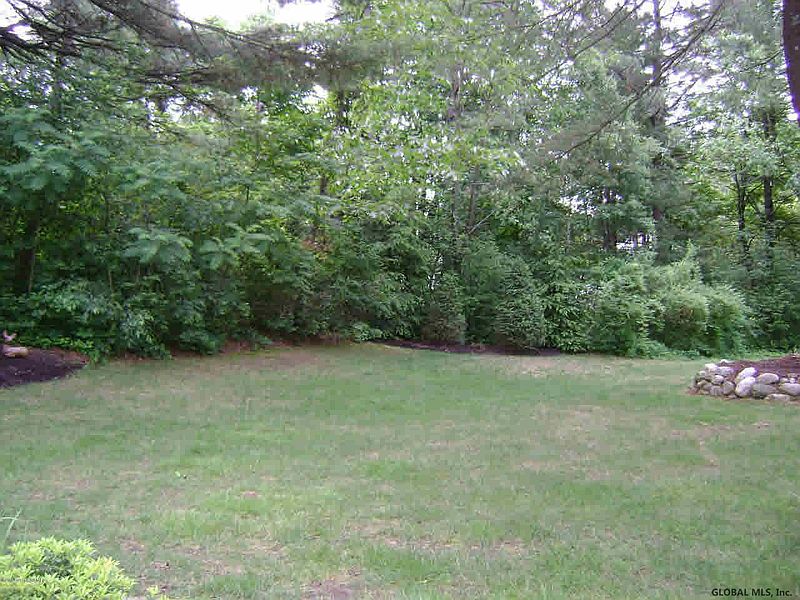 5th image of 14 Tiffany Lane