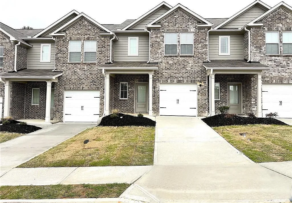 3 bed, 3.0 bath, 1740 sqft, $1,800 — Photo 2