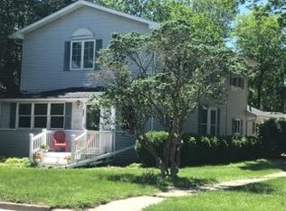 436 Elmwood Ave, Lake Geneva, WI 53147