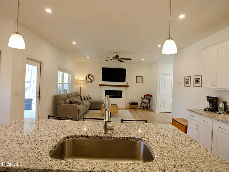 100 Falkirk Ct — Photo 14