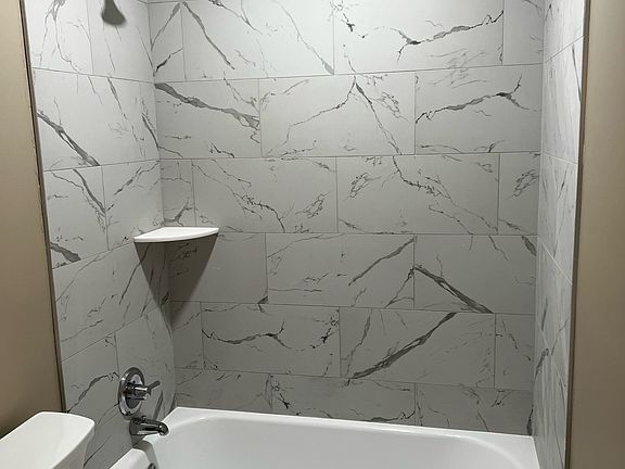5th image of 222 Campsie Pl #3