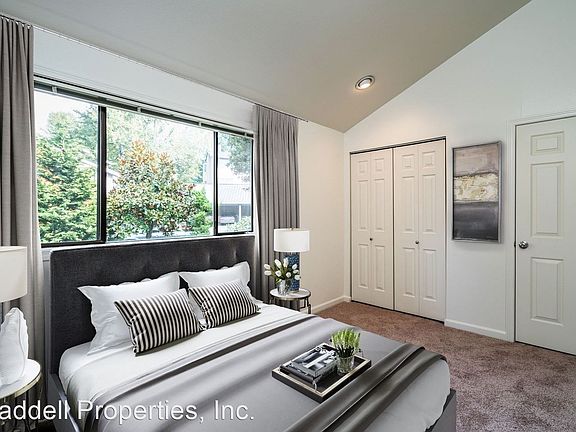 4th image of 11412 NE 67th St #2