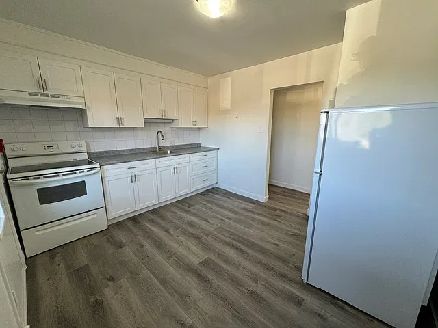 120 Clive Road Kitchener — Photo 2