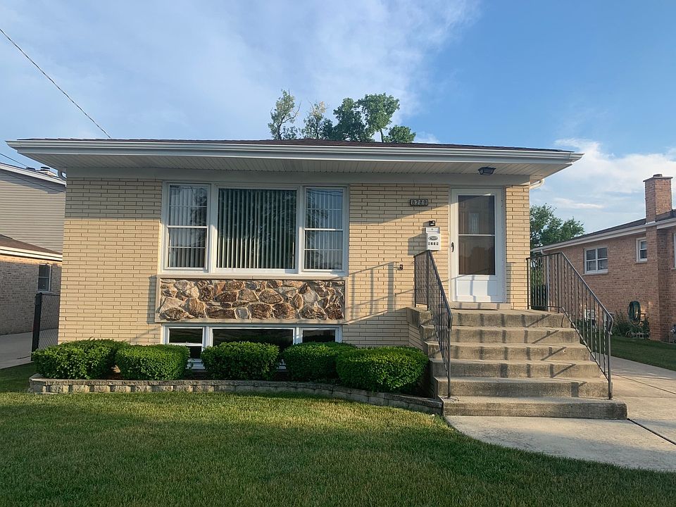 1st image of 8729 W Park Ln