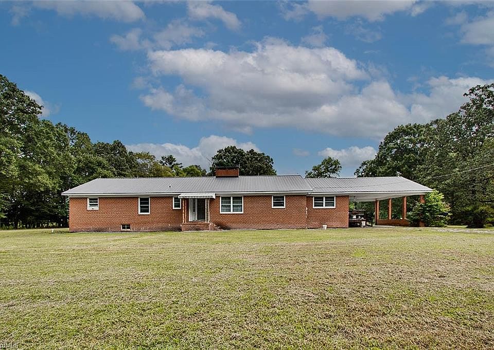 1st image of 4142 Sadie Rd