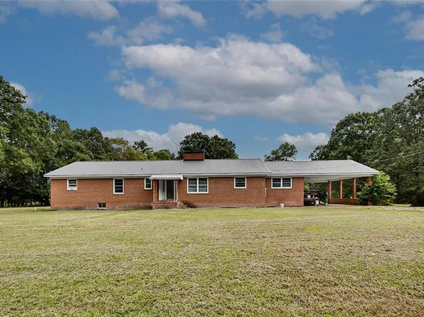 4142 Sadie Rd, Seagrove, NC 27341