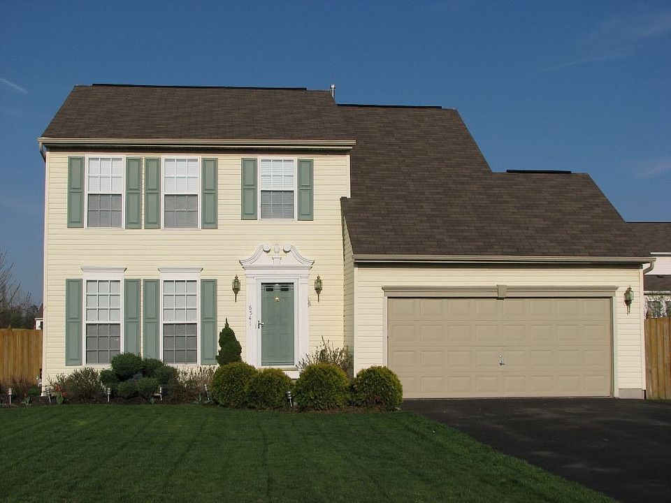 CURB APPEAL!!