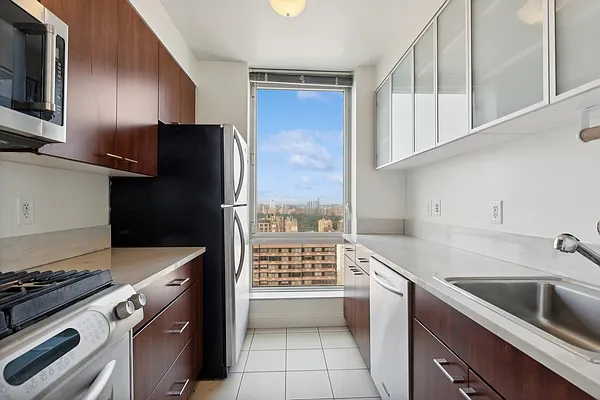 Rented by Corcoran | media 3