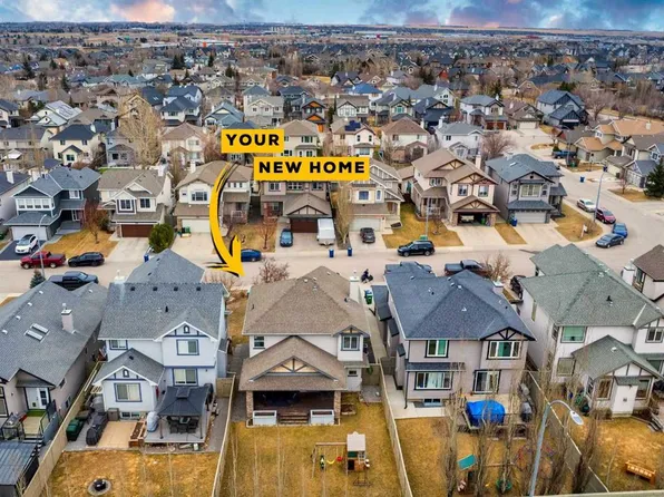 2832 E Coopers Mnr SW, Airdrie, AB T4B 3J7