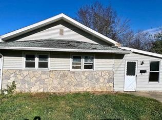 409 N 10th St, Petersburg, IN