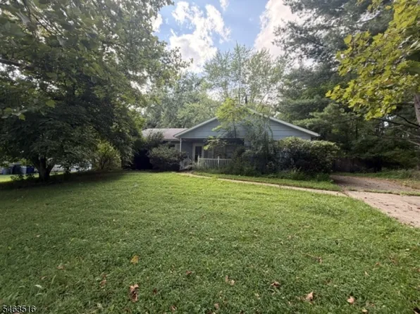 67 Pudding Stone Way, Lopatcong Twp., NJ 08865