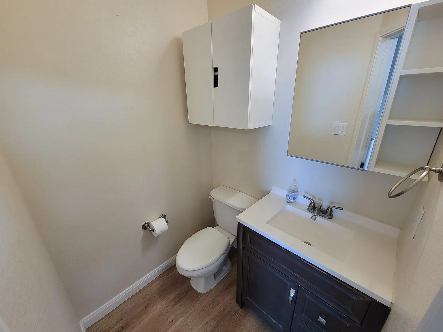 1 bed, 1.5 bath, 858 sqft, $1,500 — Photo 3