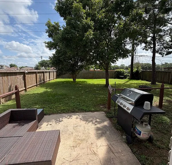 18210 Almonte Ln — Photo 10