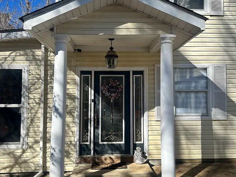 555 Shady Acres Dr — Photo 3