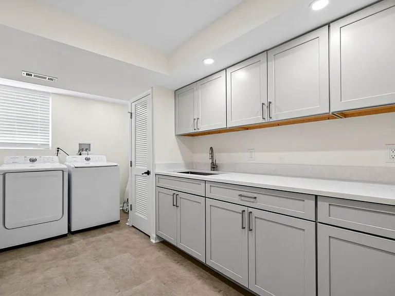 1109 Hillcrest Dr SW — Photo 34