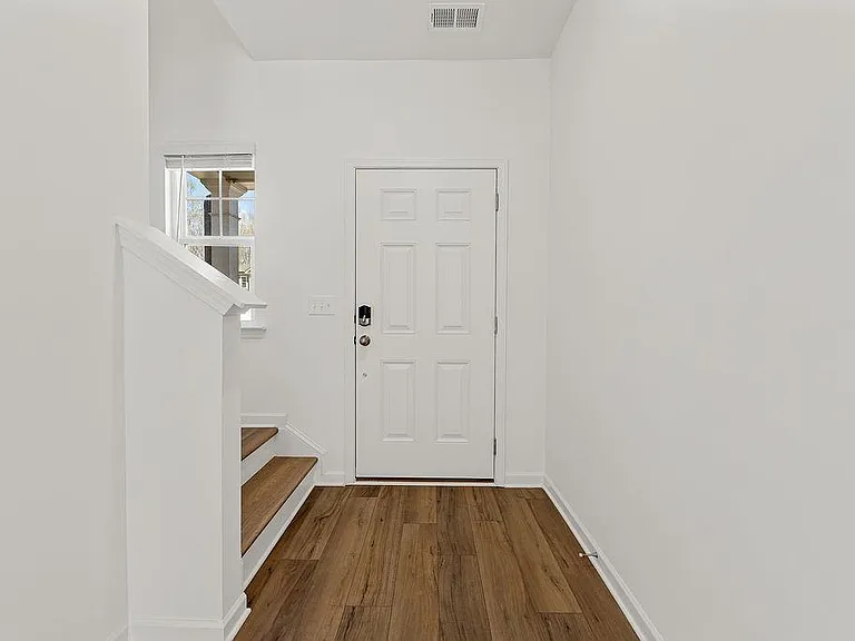 103 Dewitt Dr — Photo 6