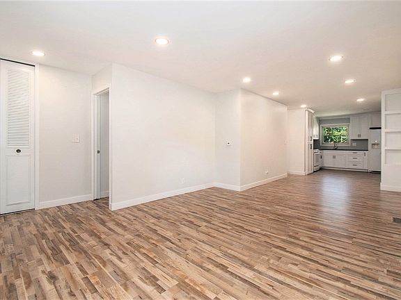 4th image of 5012 Blackford Dr E