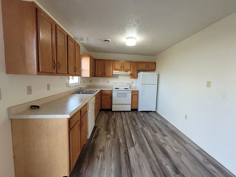 100 Sterling Hills Dr — Photo 37