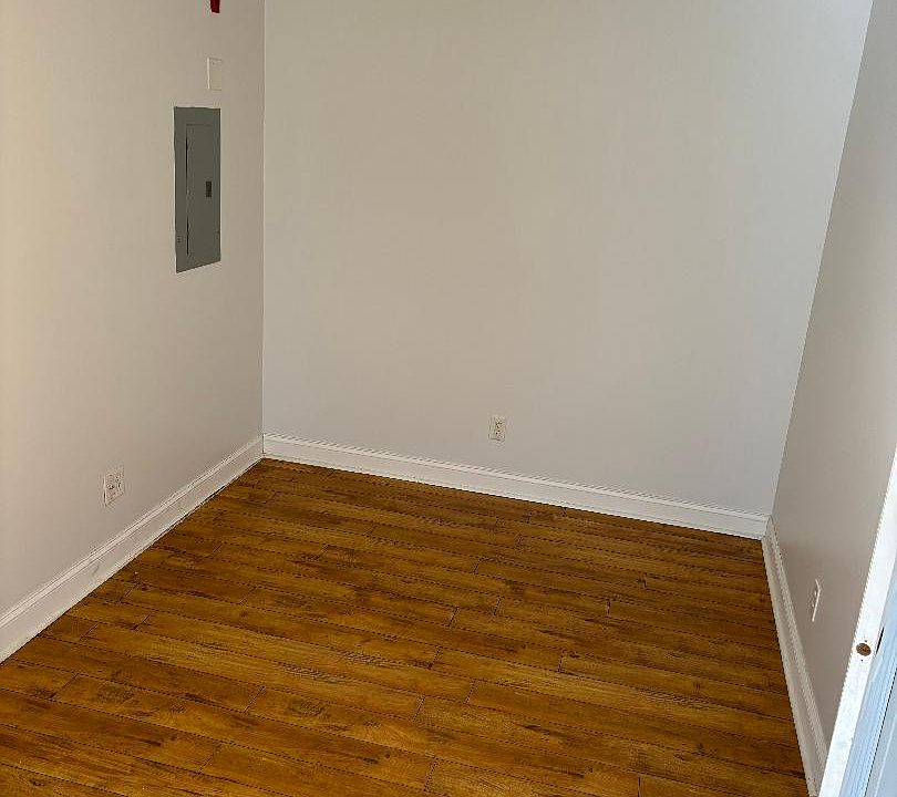 Building Photo 3