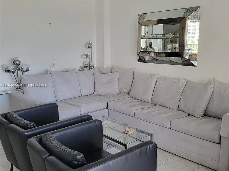 220 Kings Point Dr #606 — Photo 4