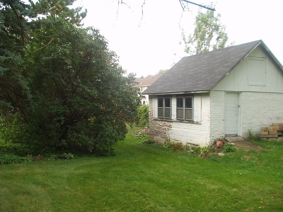 Original Farmhouse with Loft 