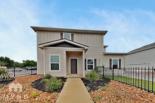 6104 Underwood Way Photo 1