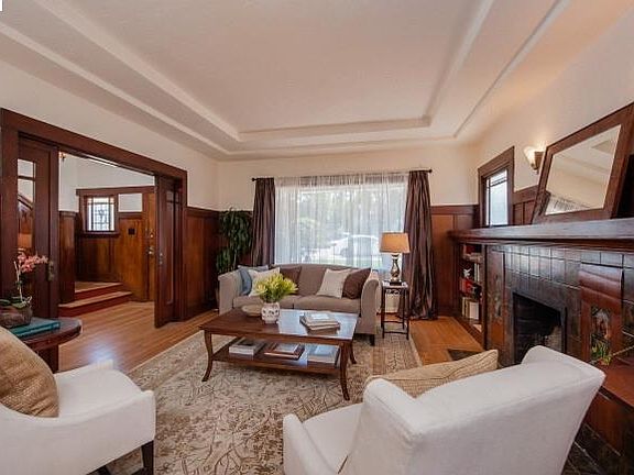 2nd image of 3943 Park Blvd