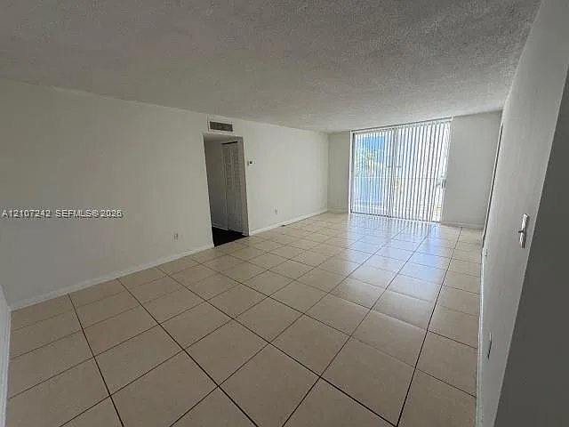 Montecarlo Condo — Photo 4