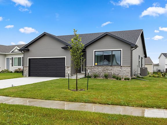 2nd image of 1835 Tuscany Dr SE