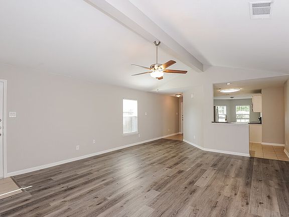 3rd image of 525 Misty Mountain Dr