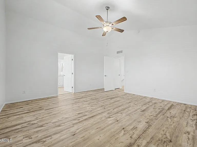 7637 W North Ln — Photo 14