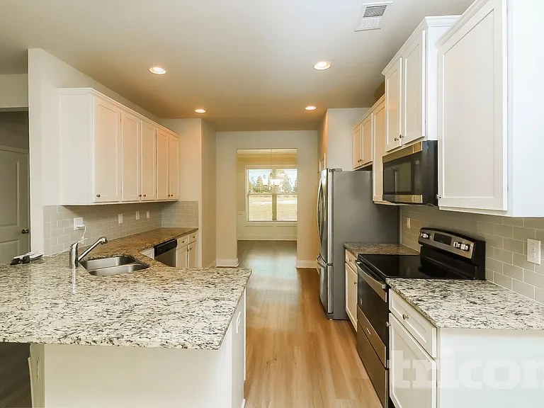 371 Ireland Ln — Photo 4