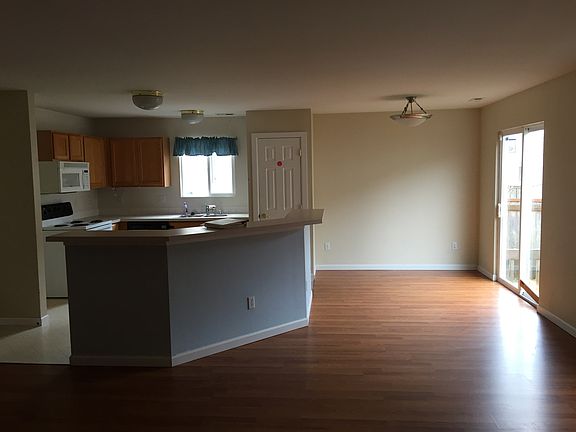 3rd image of 15810 129th Ave E