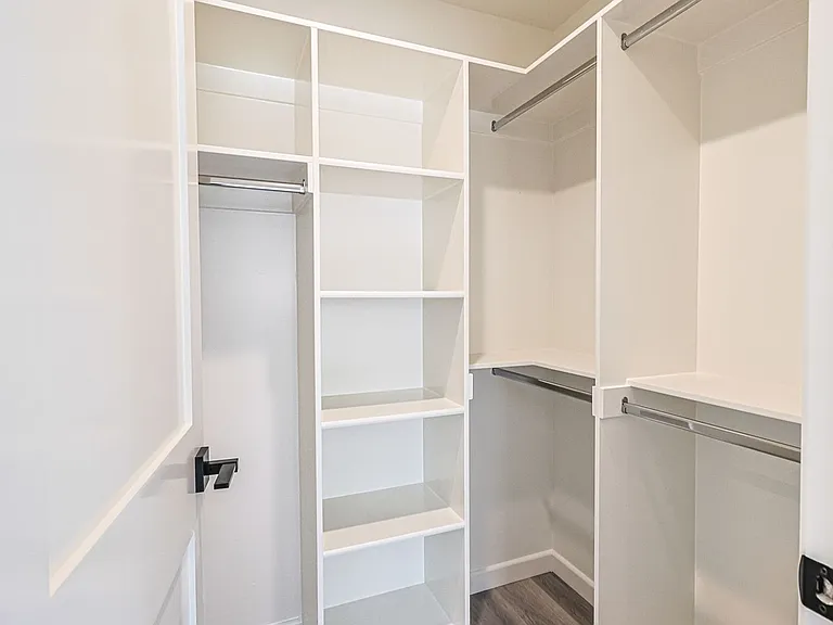 5261 Harmony Ave — Photo 33