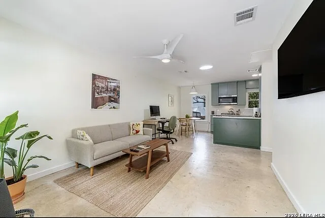 239 Brahan Blvd #B — Photo 3