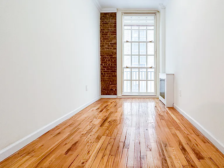 516 E 78th St #1A — Photo 3