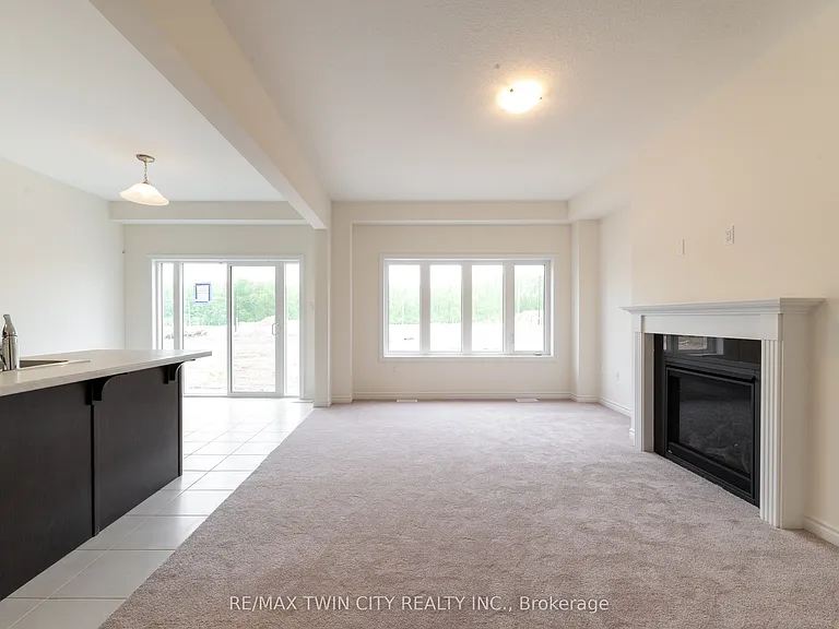 33 Dennis Ave — Photo 6