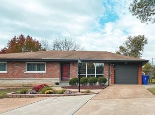 8965 Crest Oak Ln, Saint Louis, MO