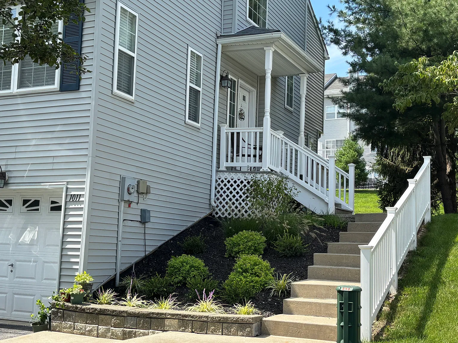 2 bed, 2.5 bath, 1600 sqft, $2,800 — Photo 2