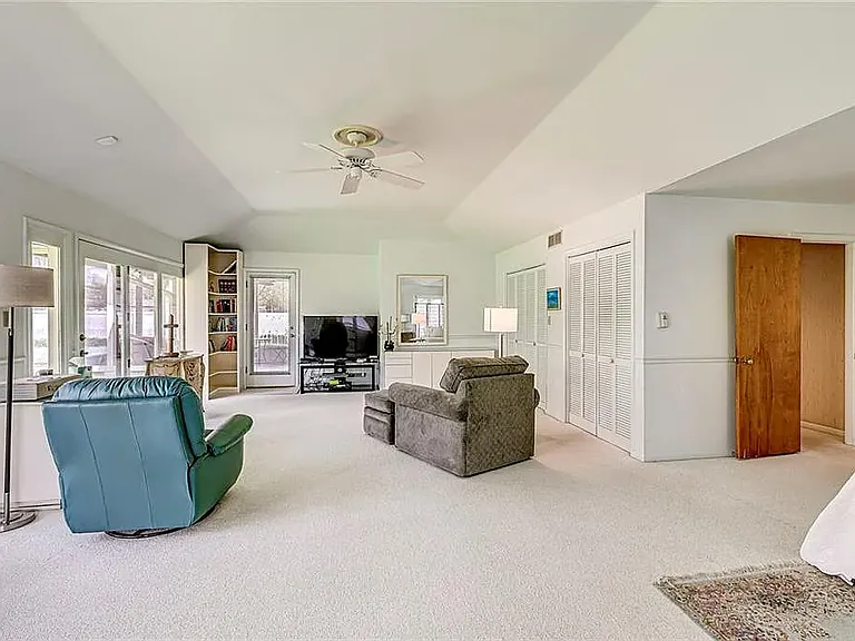 3320 Grove Pkwy #1 — Photo 9