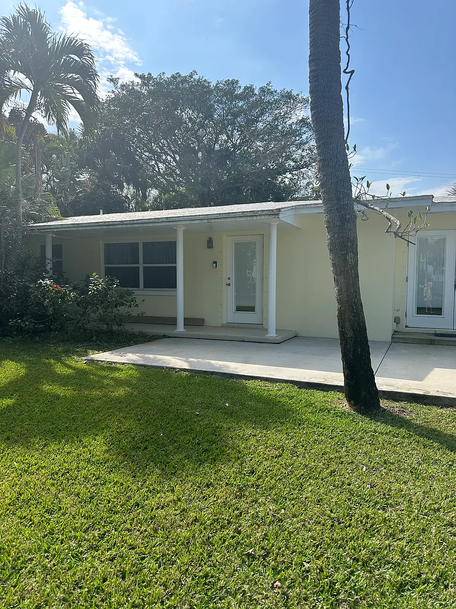 Building Photo - 5643 S Indian River Dr