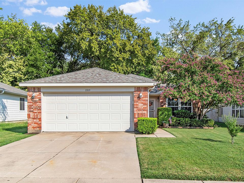 1st image of 1109 Oak Hollow Ln