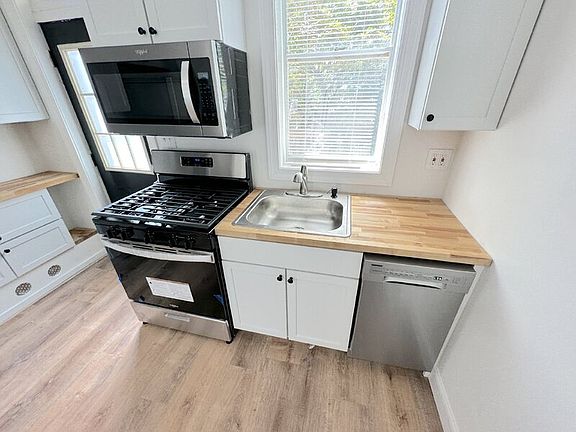 5th image of 605 Harding Pl