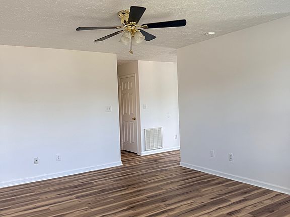 2nd image of 1034 Pinoak Dr