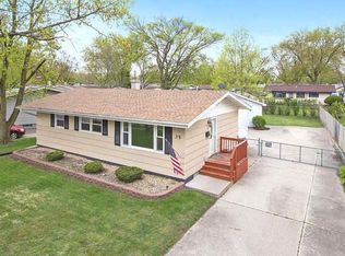 35 Arrowhead Dr, Thornton, IL 60476