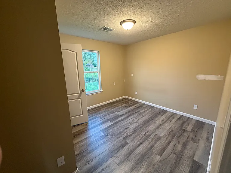 114 Diane Ct — Photo 14