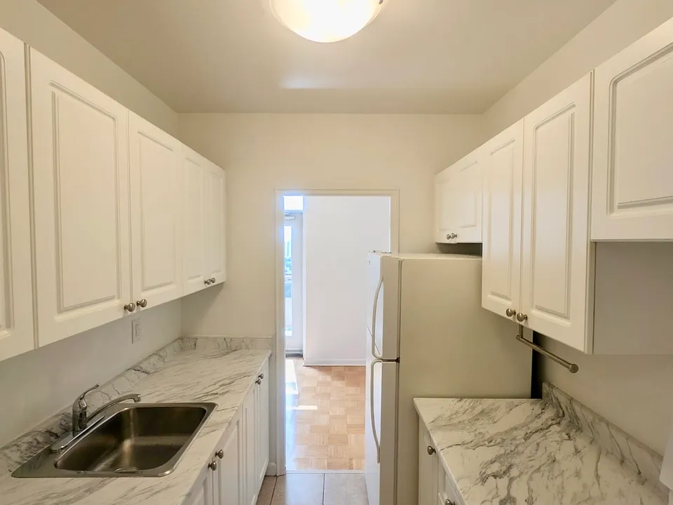 450 Walmer Rd
