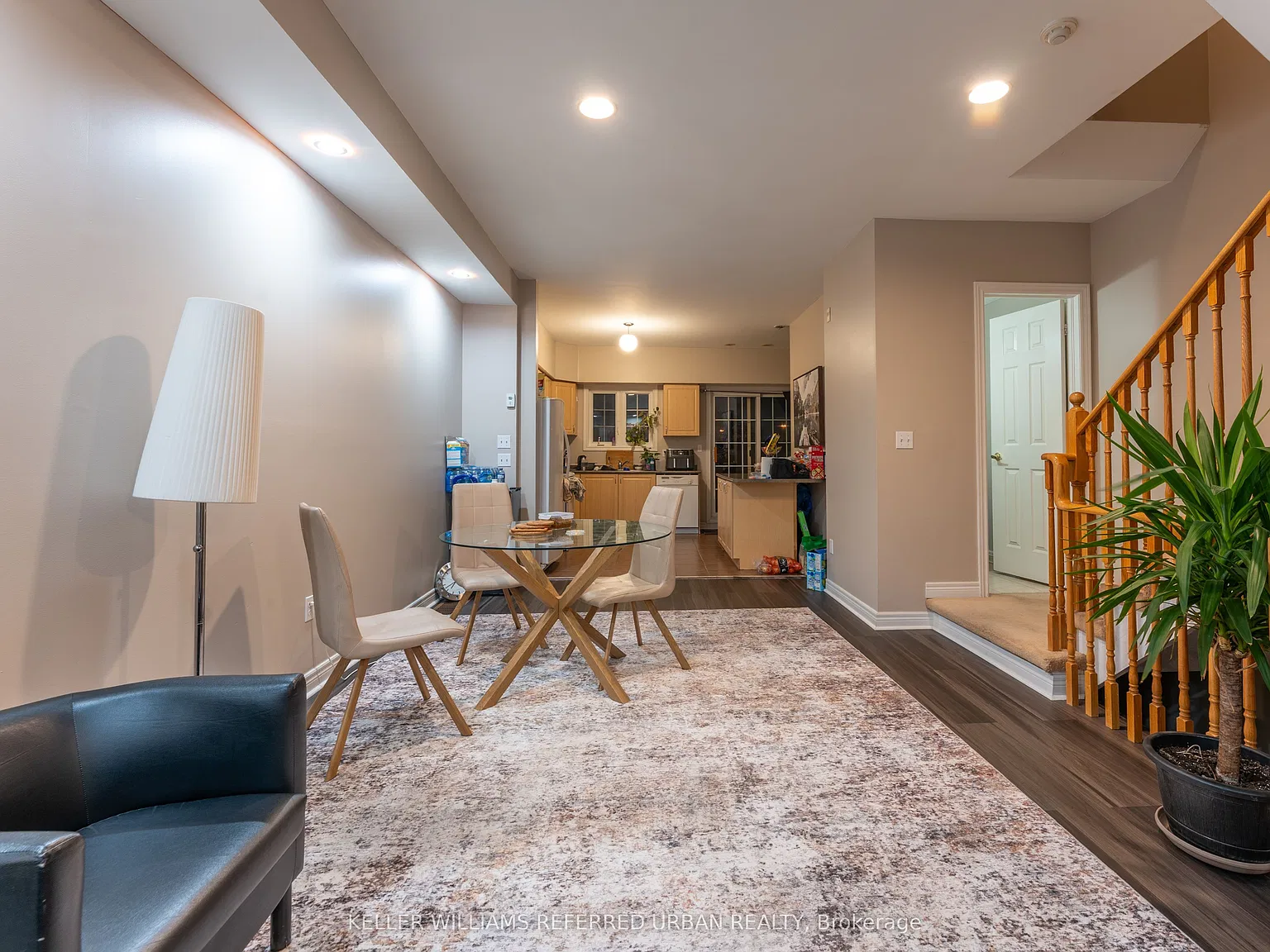 3 bed, $3,000 — Photo 2