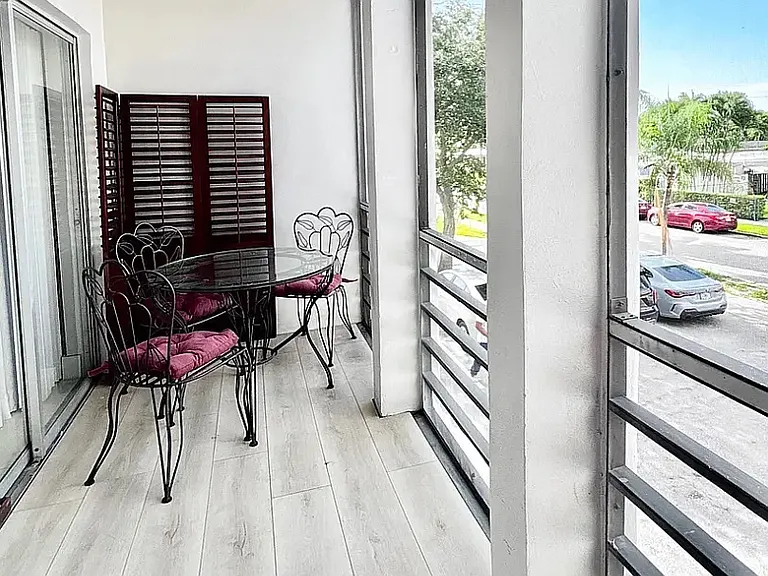 1735 Dewey St #106 — Photo 13
