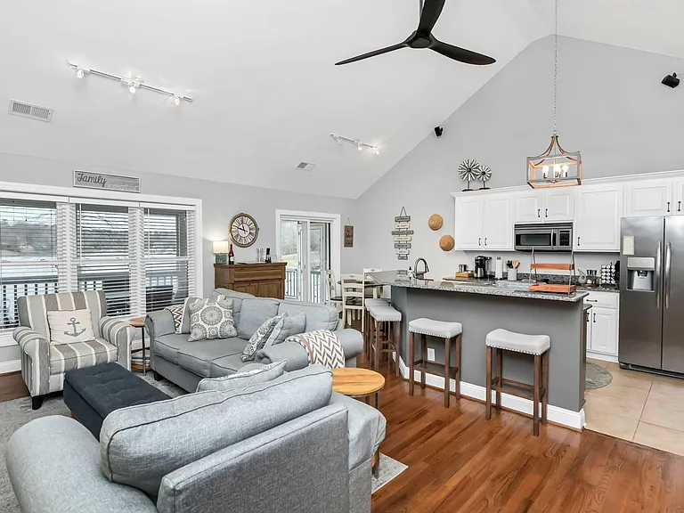 215 Mariners Pointe Rd — Photo 25
